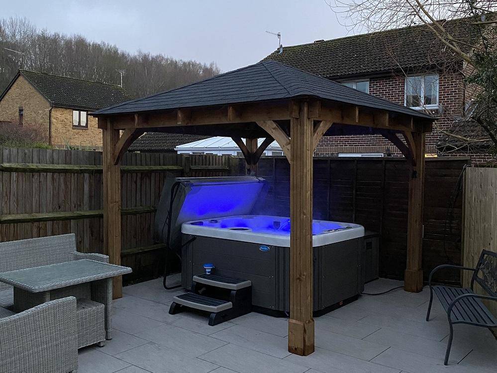 hot tub shelter by dunster house