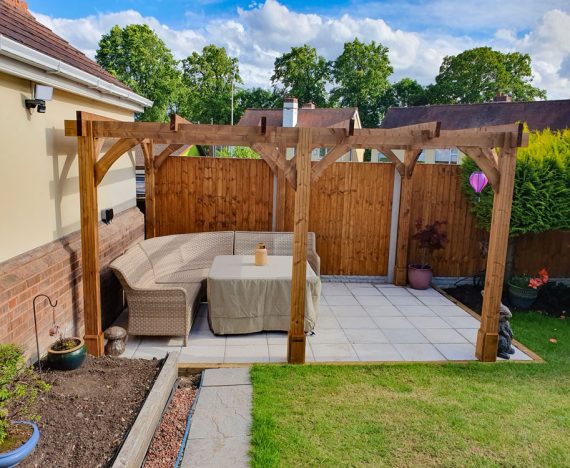 Leviathan-wooden-pergola-4x3