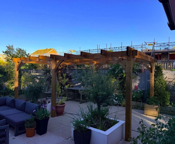 Leviathan-wooden-pergola-6m-x-3m
