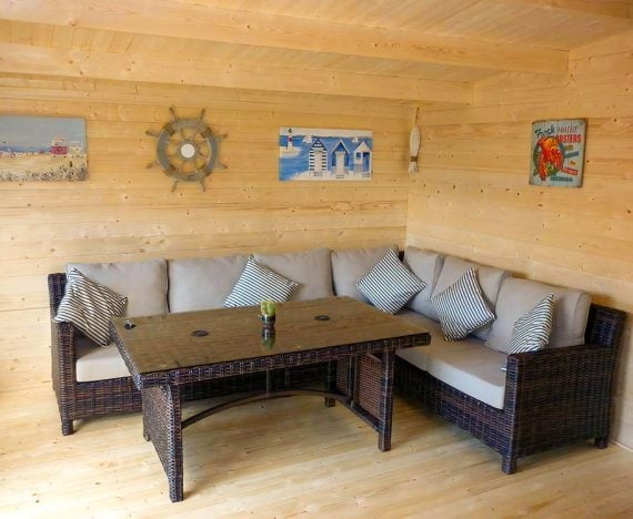Severn 5m x 2.5m Log Cabin Customer Lounge