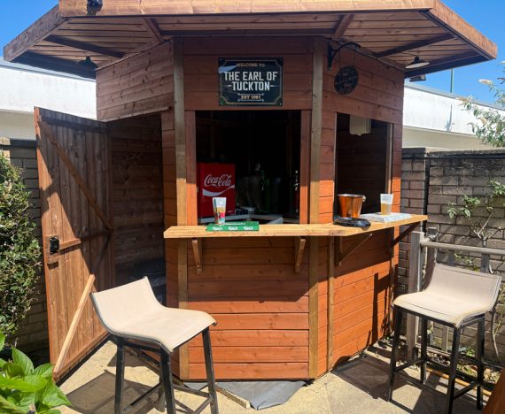 The-hangover-corner-garden-bar-2.4-x-2.4