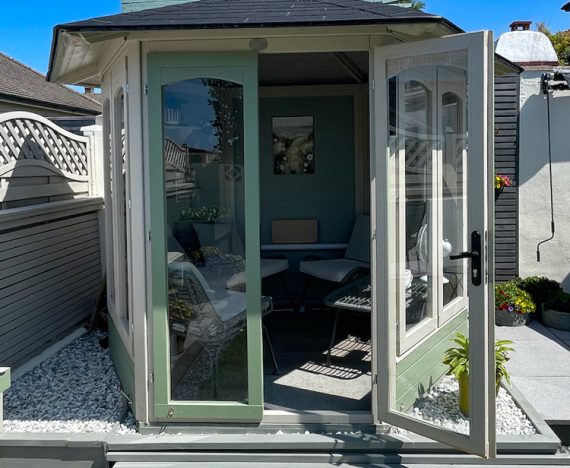 Vantage-250-summerhouse-2