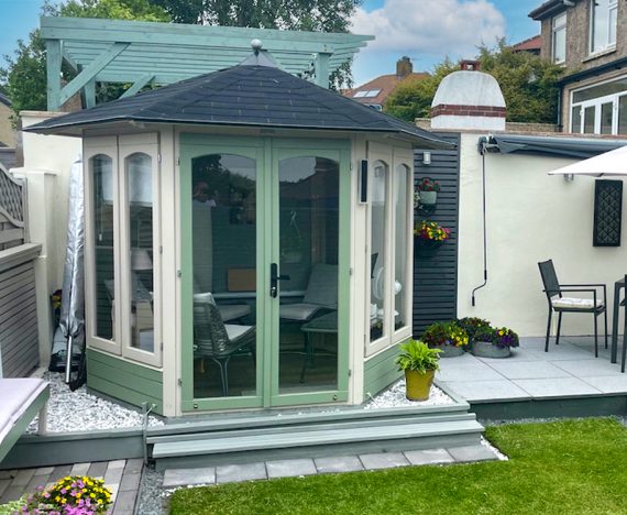 Vantage-250-summerhouses