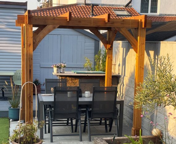 Leviathan Wooden Pergola W2.5m x D2.5m