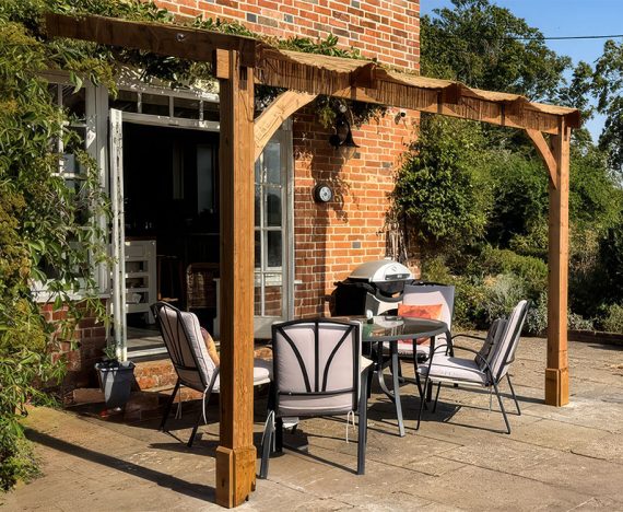 Leviathan-lean-to-pergola-3m-x-3m