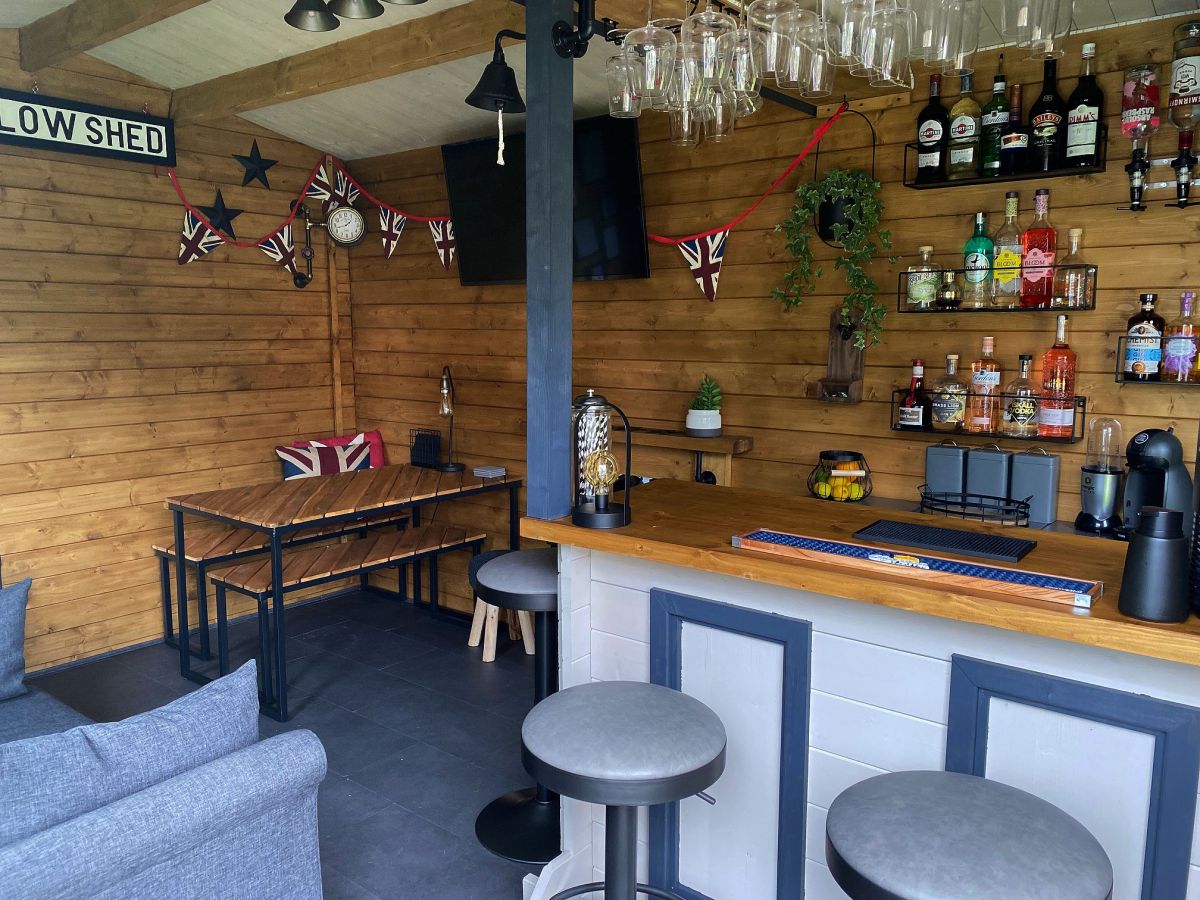 log cabin pub garden | Dunster House