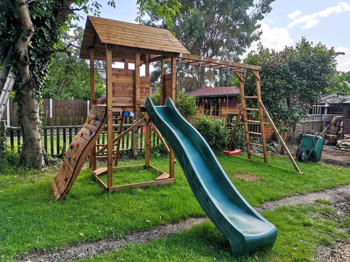 How to Entertain your Child in the Garden - MaxiFort Frontier Climbing Frame