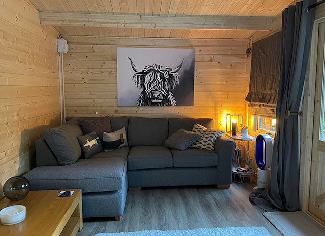 Severn log cabin as a snug inside
