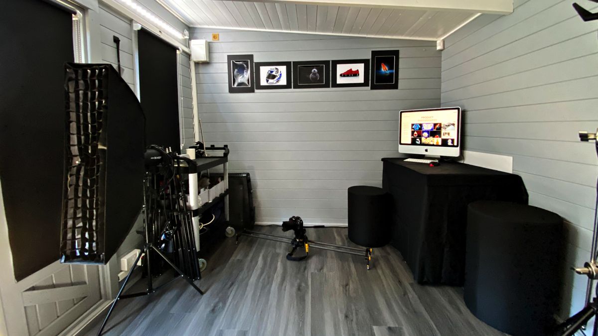 Log cabin studio room inside pro exposure photography 