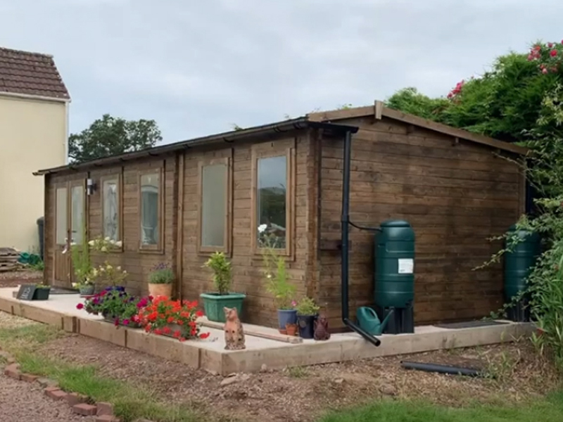 Helen's Garden Arts and Craft Cabin - Dunster House Modetro Grande 8.5m x 3.5m Log Cabin 