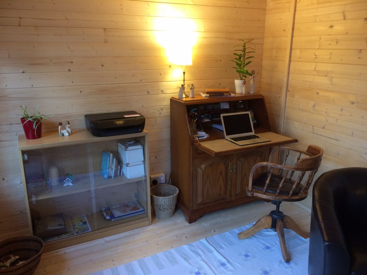 Garden Hut Log Cabin Home Office Desk and Office Equipment