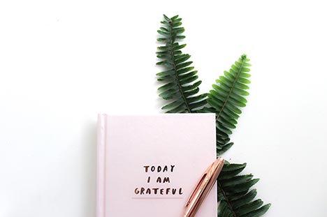 grateful quote and notebook
