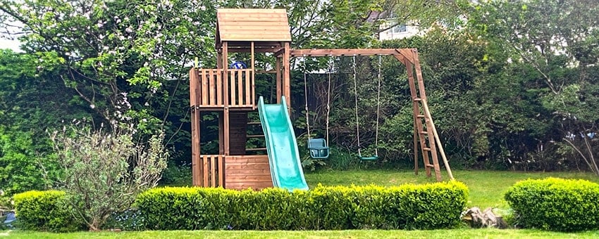 Features-of-a-Dunster-House-Climbing-Frame
